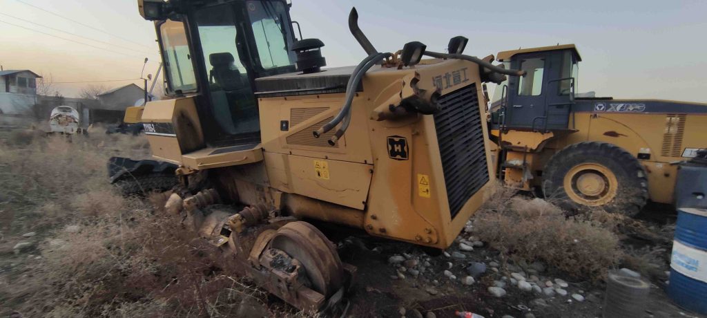 Бульдозер гусеничный TY165-2