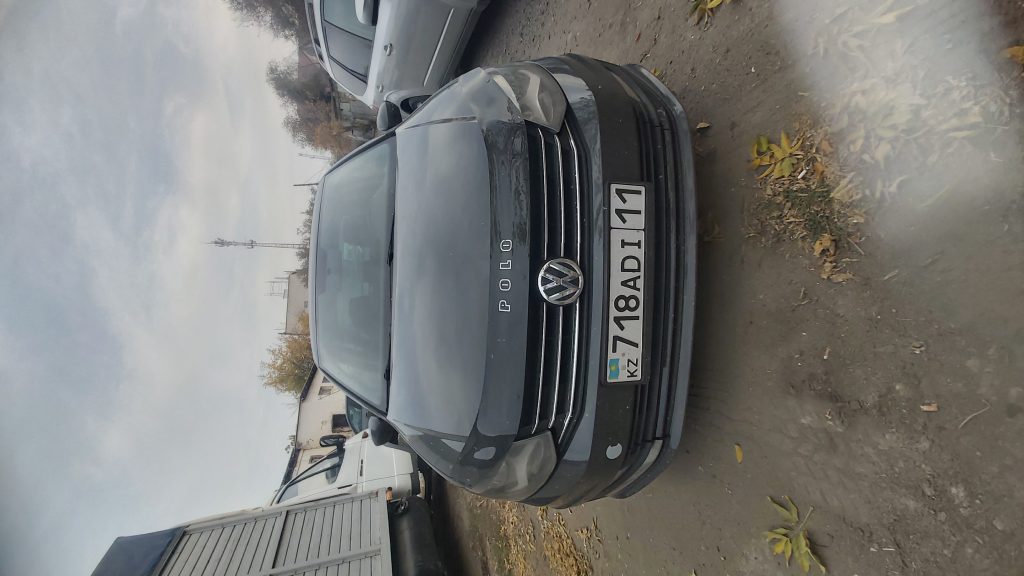 VOLKSWAGEN POLO